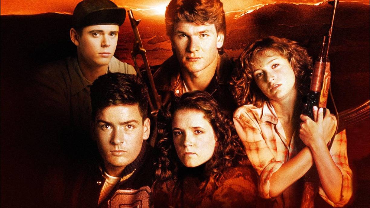 Jennifer Grey habló sobre su experiencia trabajando con Patrick Swayze en la película Red Dawn de 1984.Durante su conversación en el podcast Awards Chatter de The Hollywood Reporter , Grey recordó la filmación de su primera escena de amor.