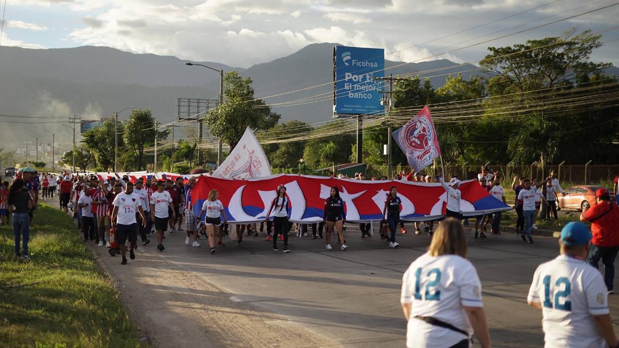 Así estuvo el ambiente previo al duelo entre Olimpia y Motagua en el estadio Olímpico de San Pedro Sula.