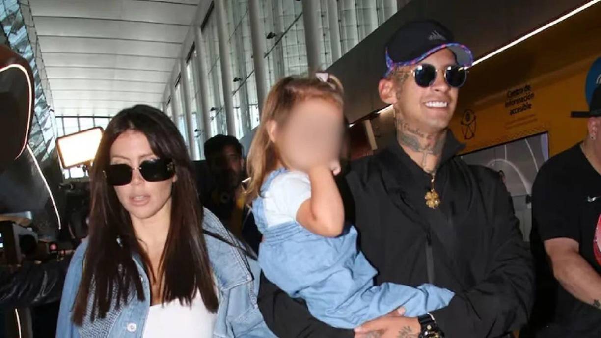 El joven cantante ya hasta comparte con los hijos de Wanda y Mauro Icardi, quien no se ha referido al tema, aunque no pasará mucho hasta que rompa el silencio pues su hermano Guido escribió en Instagram: “Por fin el asco de ser humano se aleja de mi familia. Ahora es problema de otros”,