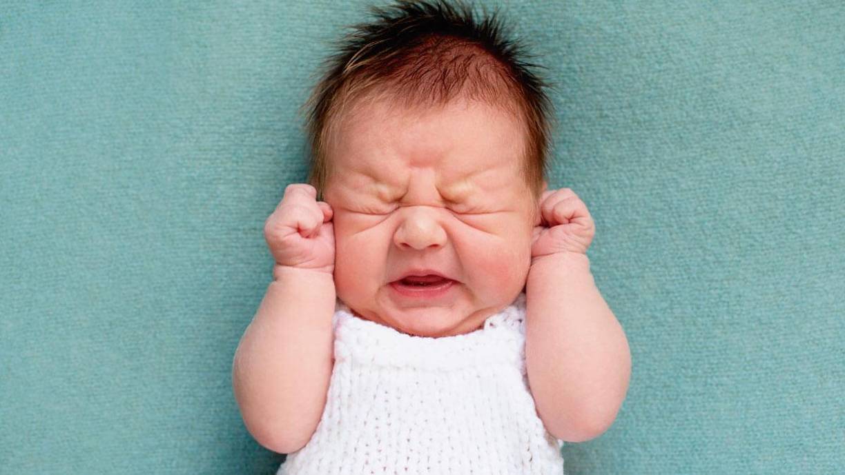 Medicamentos: Ciertos medicamentos pueden conducir al estreñimiento. También la alergia a la leche de vaca o simplemente consumir demasiados productos lácteos, puede provocar estreñimiento. Los antecedentes familiares: Un componente genético o ambiental podría provocar el estreñimiento. De igual forma, una afección médica, raras veces, podría indicar un problema médico subyacente. 