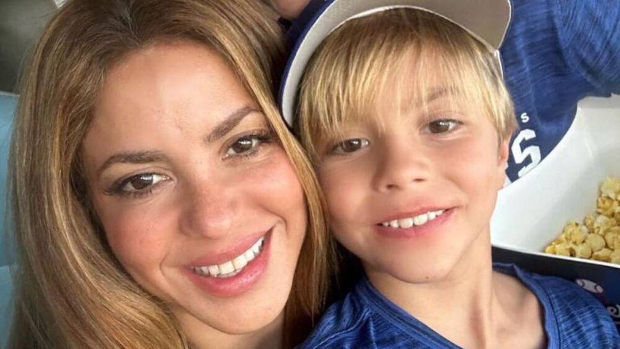 Shakira encendió las redes sociales en las últimas horas y no fue a raíz de su música. La colombiana fue captada en una faceta que no es muy usual en ella, en plena zona urbana de Miami.