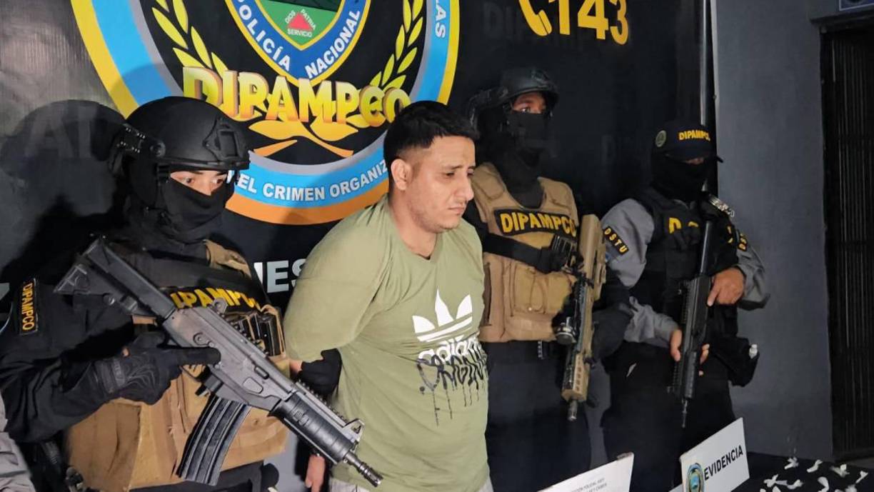 También fue detenido por el delito de robo en el barrio El Centro, San Pedro Sula, Cortés, en fecha 10/07/2017.