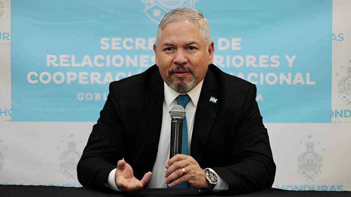 Reina concluyó su aclaración en redes sociales desestimando las acusaciones como “noticias falsas” y reiterando que el desplazamiento fue estrictamente en cumplimiento de sus funciones.