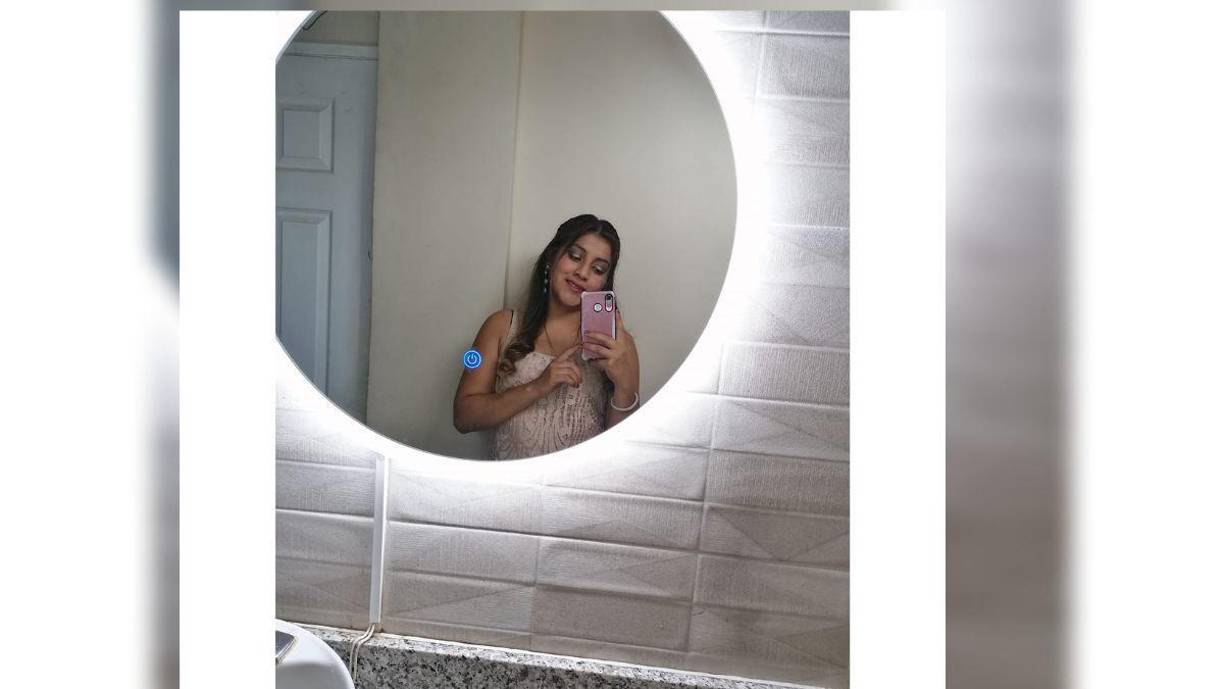 Pero su vida acabó este sábado, cuando delincuentes abordaron el mismo autobús en el que ella viajaba, a la altura de El Rincón, Siguatepeque, y comenzaron a despojar de sus pertenencias a todos los ocupantes.