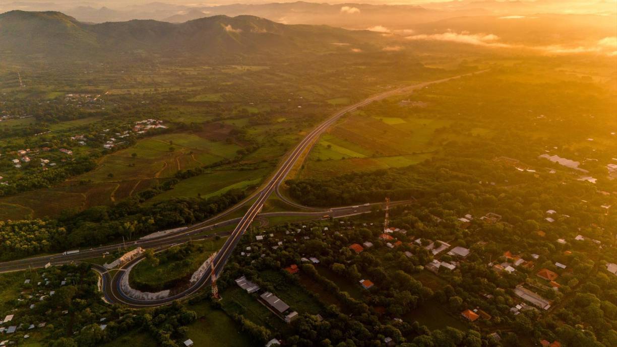 Imágenes del periférico Gerardo Barrios inaugurado en El Salvador. 