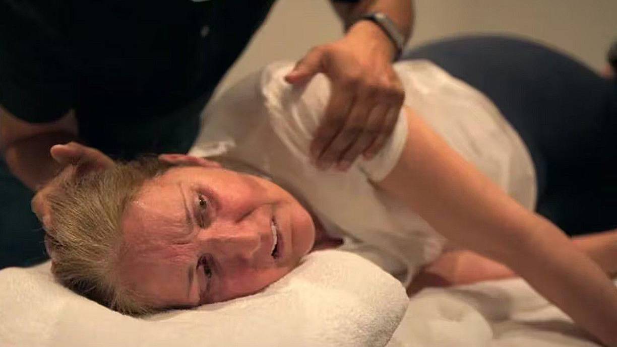 En su más reciente documental en Prime Video, la cantante compartió momentos de vulnerabilidad en medio de su enfermedad, pero también dejó claro que su objetivo es regresar triunfante a las tarimas.