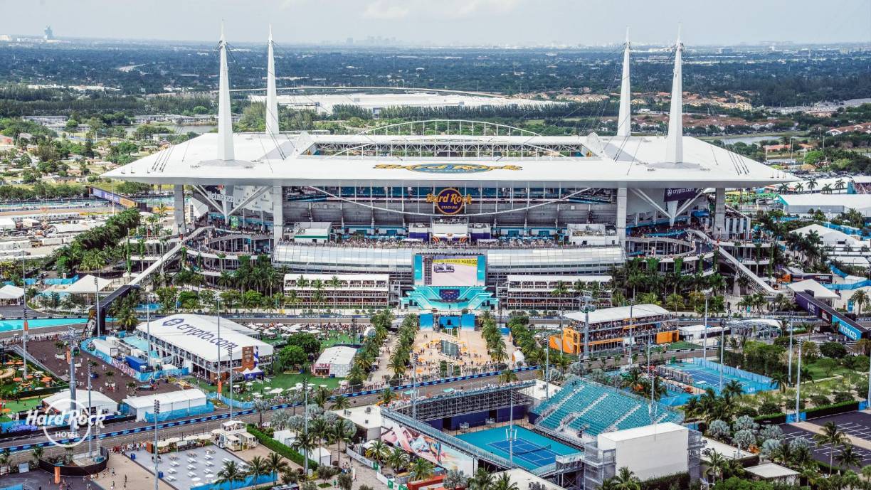 Su última remodelación se llevó a cabo entre 2015 y 2016, con un costo de 355 millones de dólares, para volver a recibir un Super Bowl.