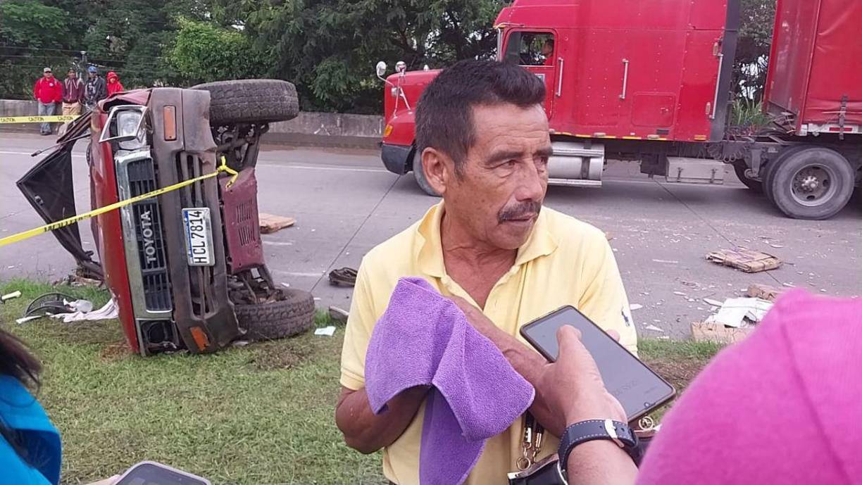 El cuerpo de Fernández fue cubierto con una cobija. Don Edgardo describió a su amada como una mujer “muy trabajadora” y recordó: “Abrimos un restaurante en Santa Cruz de Yojoa”.