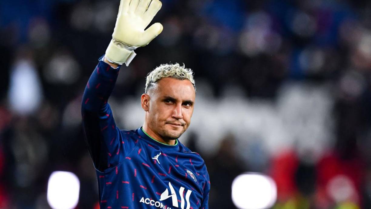 Keylor Navas ya dio el “sí” al Napoli. Según L’Équipe, el portero costarricense estaría dispuesto marcharse a la Serie A y así podría disfrutar de los minutos que en el PSG no jugaría. El tico puede entrar como moneda de cambio por Fabian Ruiz.