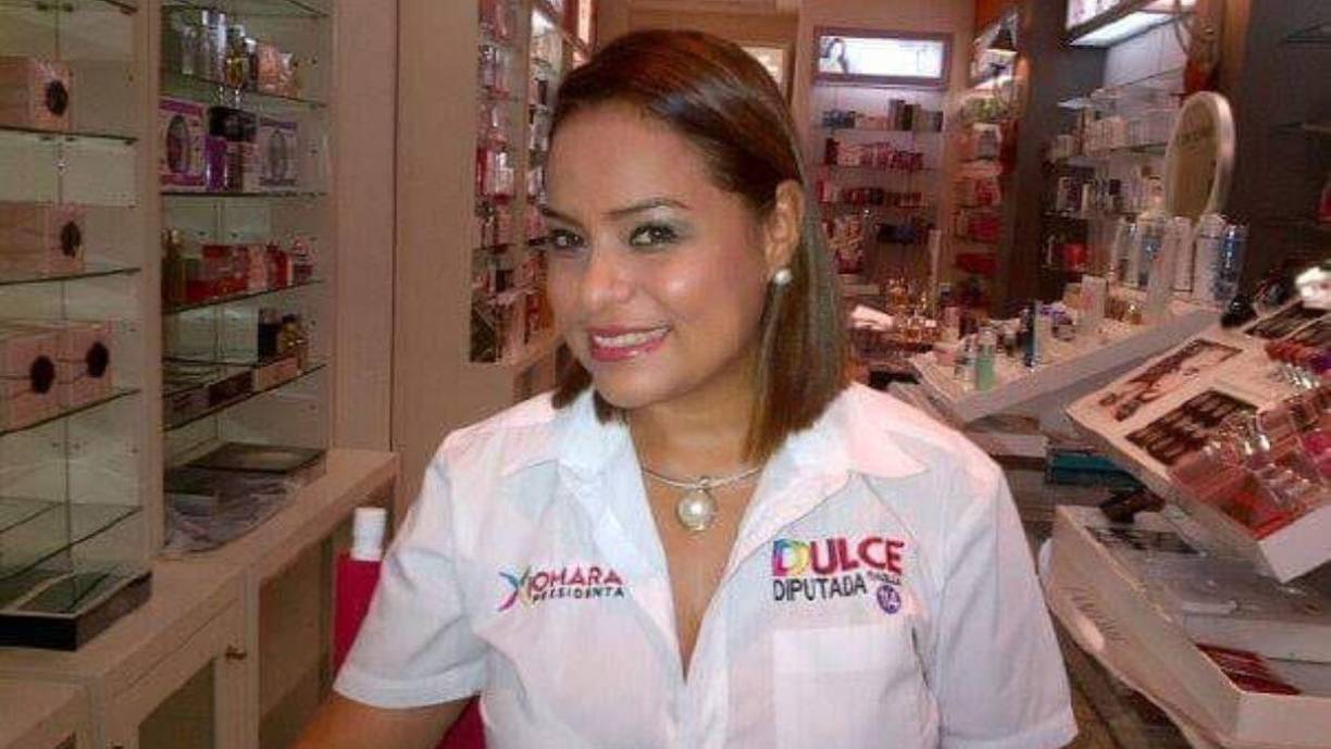 Villanueva fue precandidata a diputada del partido Libertad y Refundación (Libre) por el departamento de Cortes en las elecciones primarias de 2013, sin embargo, no resultó electa. 