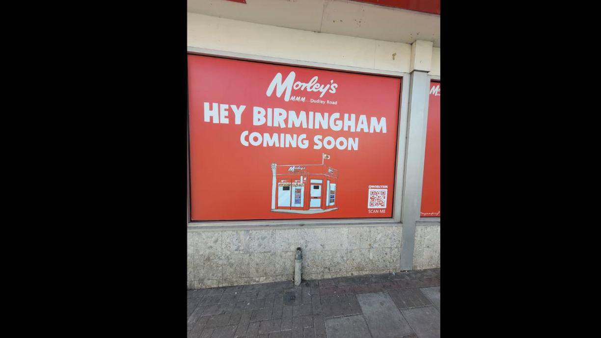 Así anunció <b>Morley’s el fichaje de Jerome Sinclair el 6 de julio de 2022: </b>”Morley viene a Birmingham este mes. Bienvenido a la familia de Morley Jerome Sinclair”.