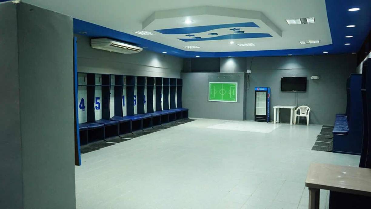 A los camerinos también les echaron mano y quedaron impecables.