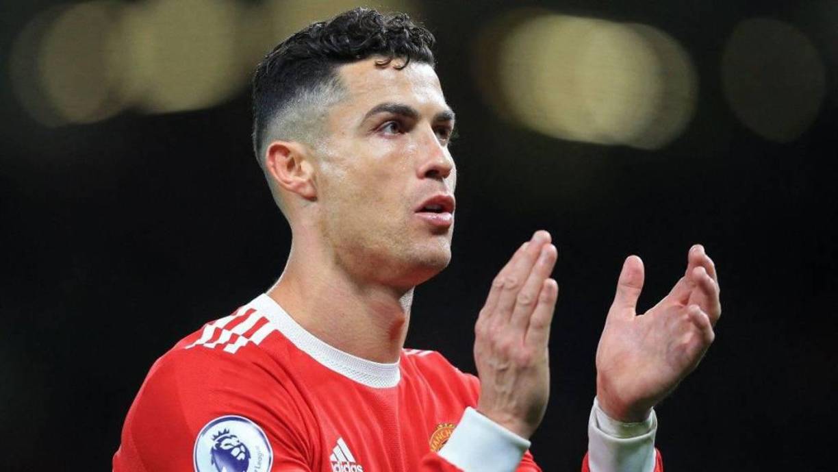 La directiva del Manchester United ha aceptado el deseo de Cristiano Ronaldo de cambiar de aires. Según The Sun, los diablos rojos no quieren guerras con el jugador y su entorno y se mostrarán abiertos a buscar una salida que resulte beneficiosa para todos.