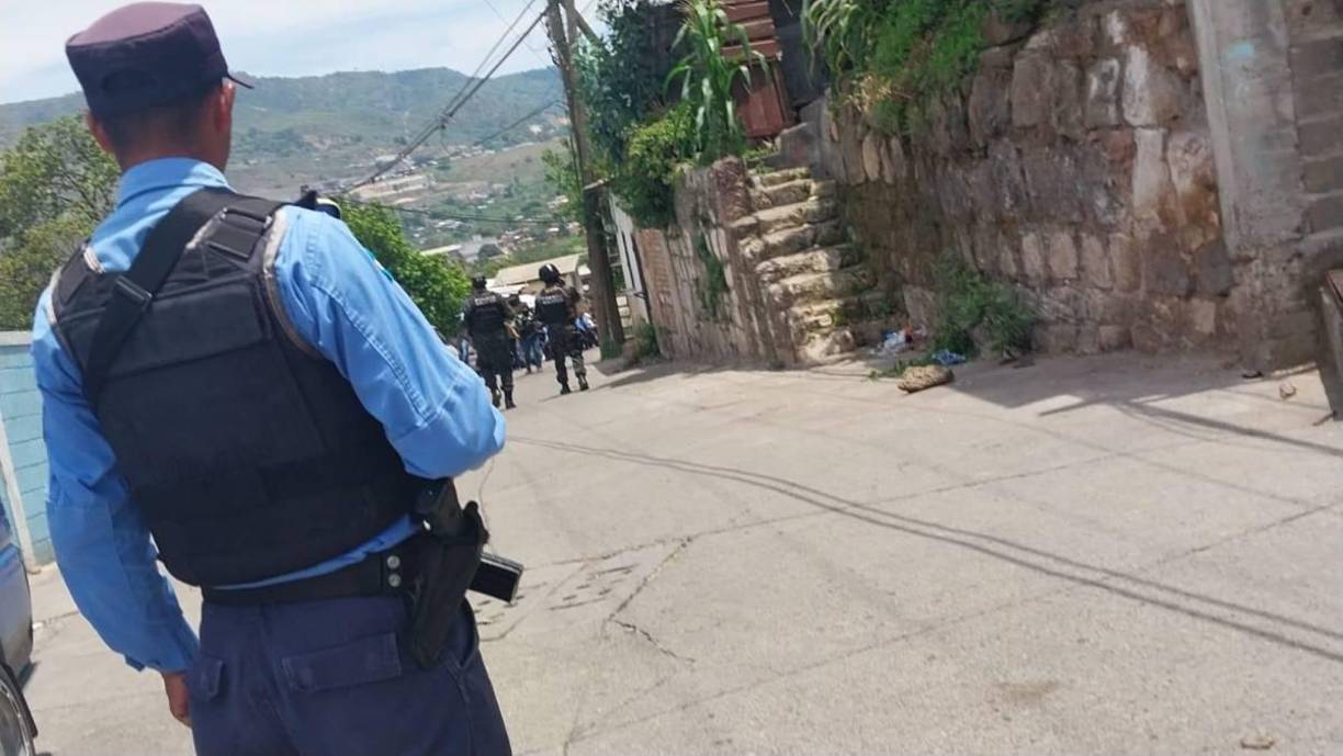 Minutos más tarde, trascendió la captura de siete personas presuntamente involucradas en la muerte de Cáceres Sánchez.