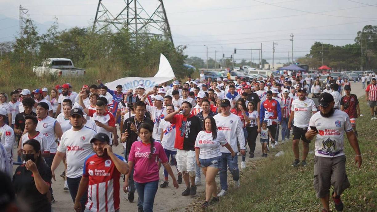 Miles de aficionados del Olimpia no le dieron la espalda al club y sueñan con clasificar de ronda.