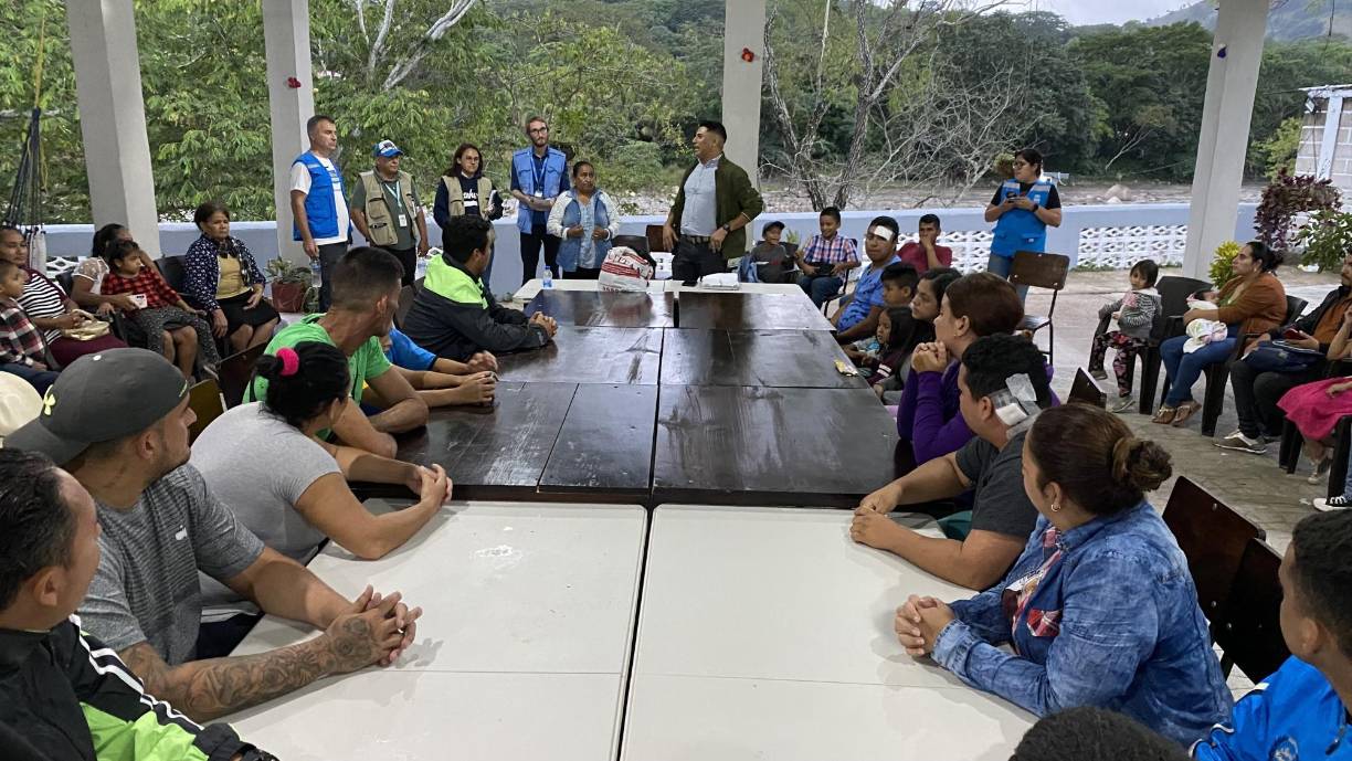 Aún recuperándose de sus heridas, las víctimas del accidente fueron albergadas en dos sitios: al menos 31 están en el centro recreativo El Shaddai y otro grupo de 22 personas está albergado en el centro comunal de El Ajagual, ambos sitios cercanos al lugar donde ocurrió el accidente del automotor, en el puente el río Huguito.