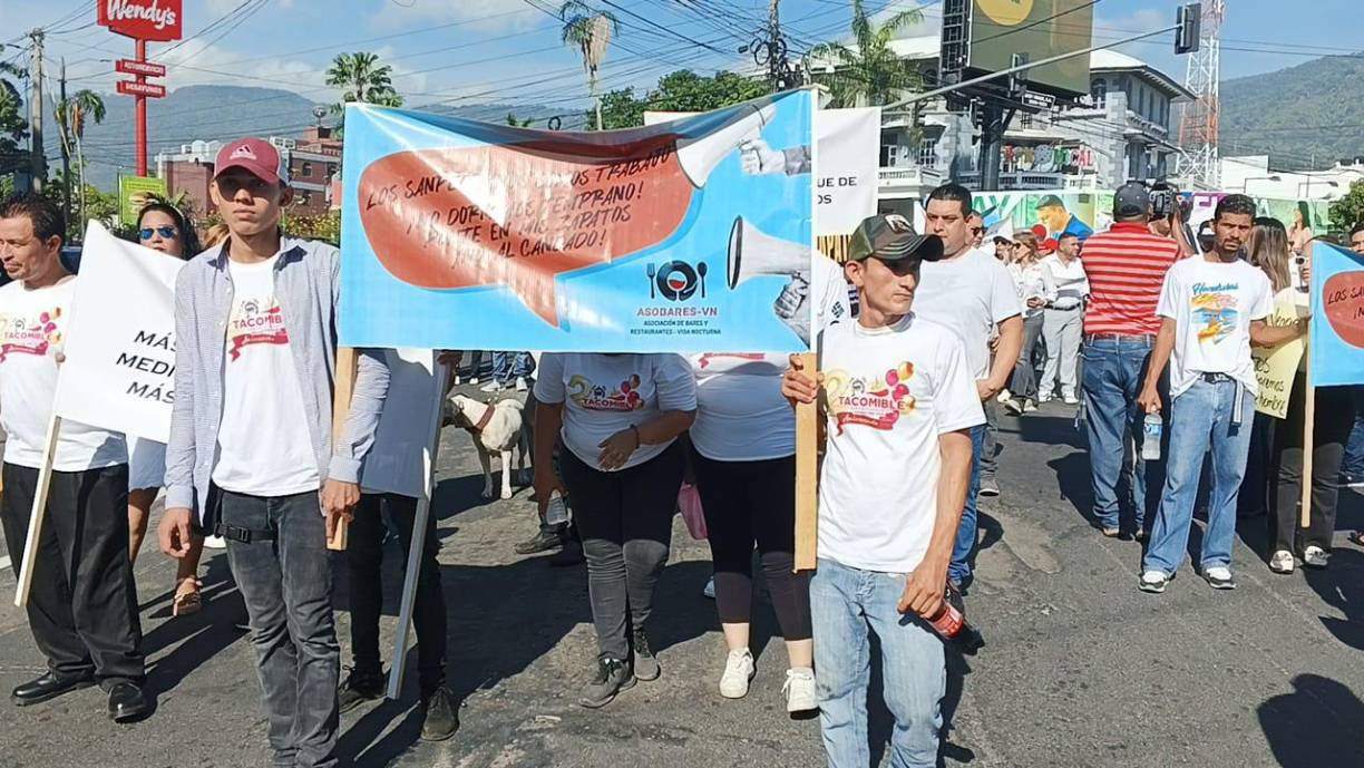 Los dueños de negocios aseguran que la medida ya deja fuertes repercusiones económicas. 