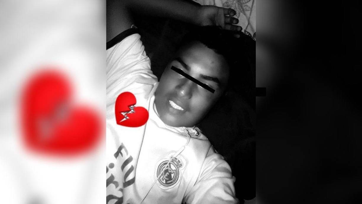 La pareja, que exige justicia por la muerte de su hija, acusa a los médicos y oficiales del centro de procesamiento de negligencia, argumentando que solicitaron ayuda en repetidas ocasiones mientras estaban detenidos, pero no recibieron atención.