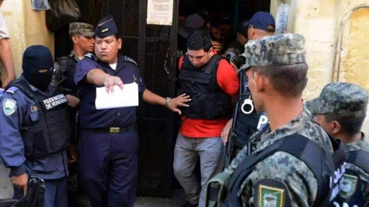 Plutarco, purgaba una pena de 45 años de prisión por el asesinato de la Miss Honduras Mundo María José Alvarado y su hermana Sofía Trinidad Alvarado.