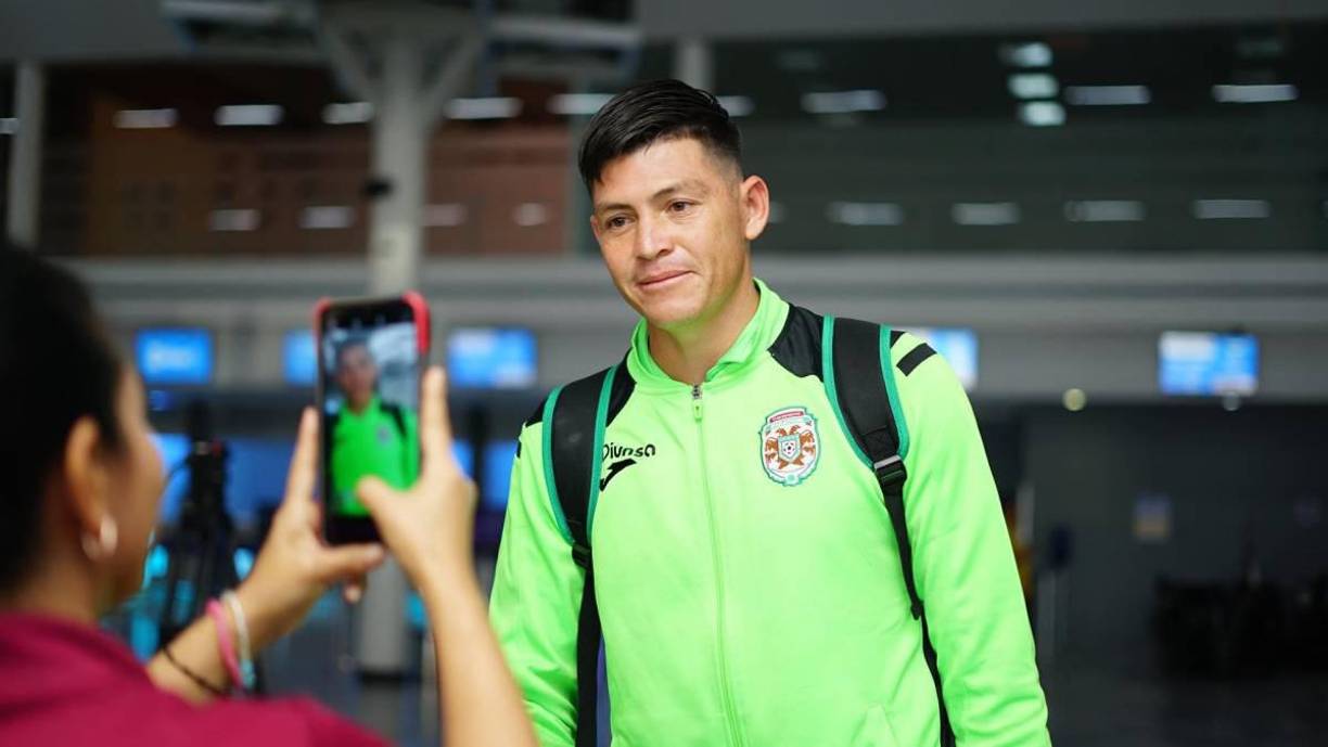  Francisco “Chelito” Martínez, llegó este lunes tras su primera aventura en el extranjero y así lo recibió la afición.