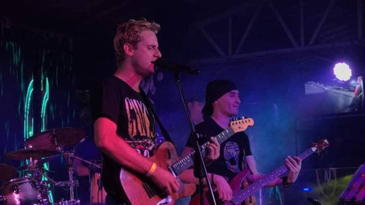 FERDINANDO ZORNITTA. Un repertorio muy especial tiene preparado el cantautor Ferdinando Zornitta para este domingo 14 de mayo en el restaurante Margarita’s. La cita es de 12:00 pm a 3:00 pm.