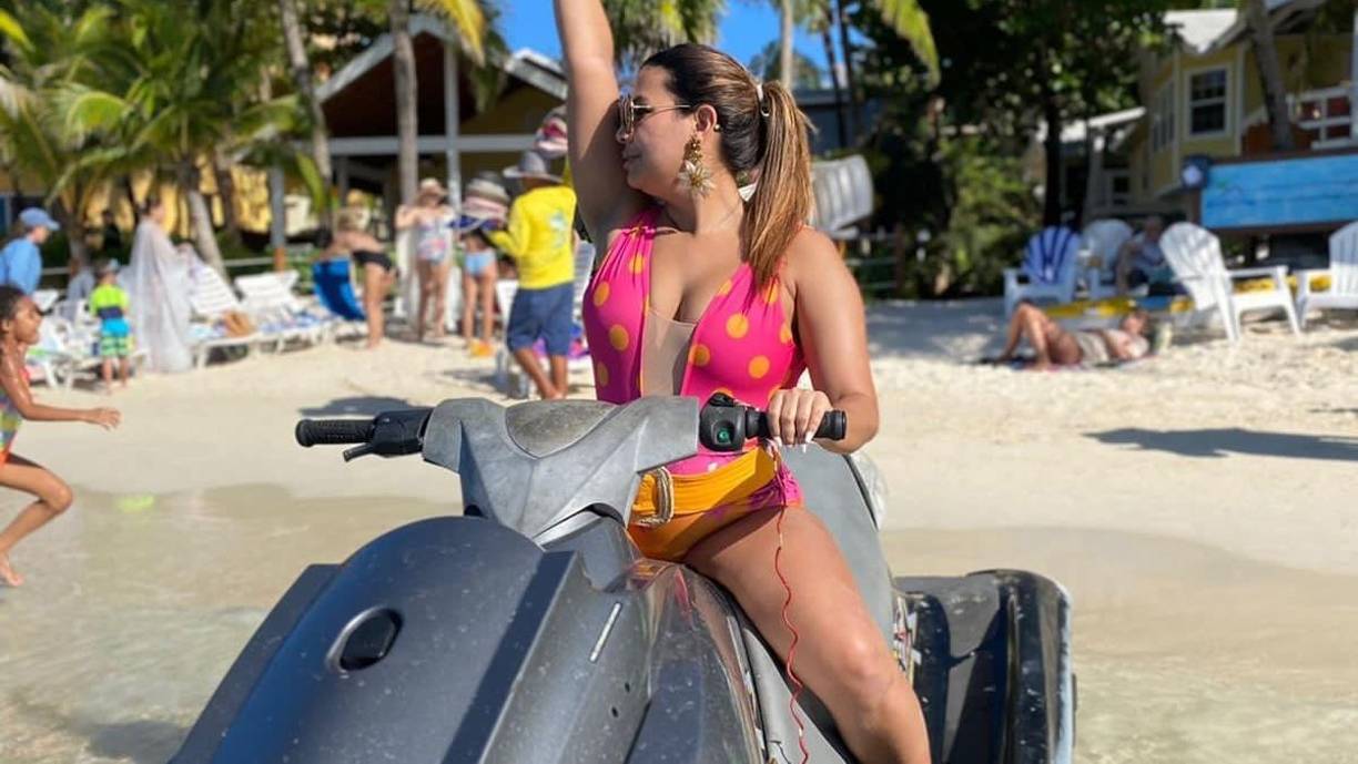 Angie Samantha desapareció el 1 de enero de 2022 luego de haber salido desde West Bay, en la isla de Roatán, en el Caribe hondureño, a recorrer el mar con una hermana mayor, en una moto acuática cada una, al parecer acompañadas de un guía.