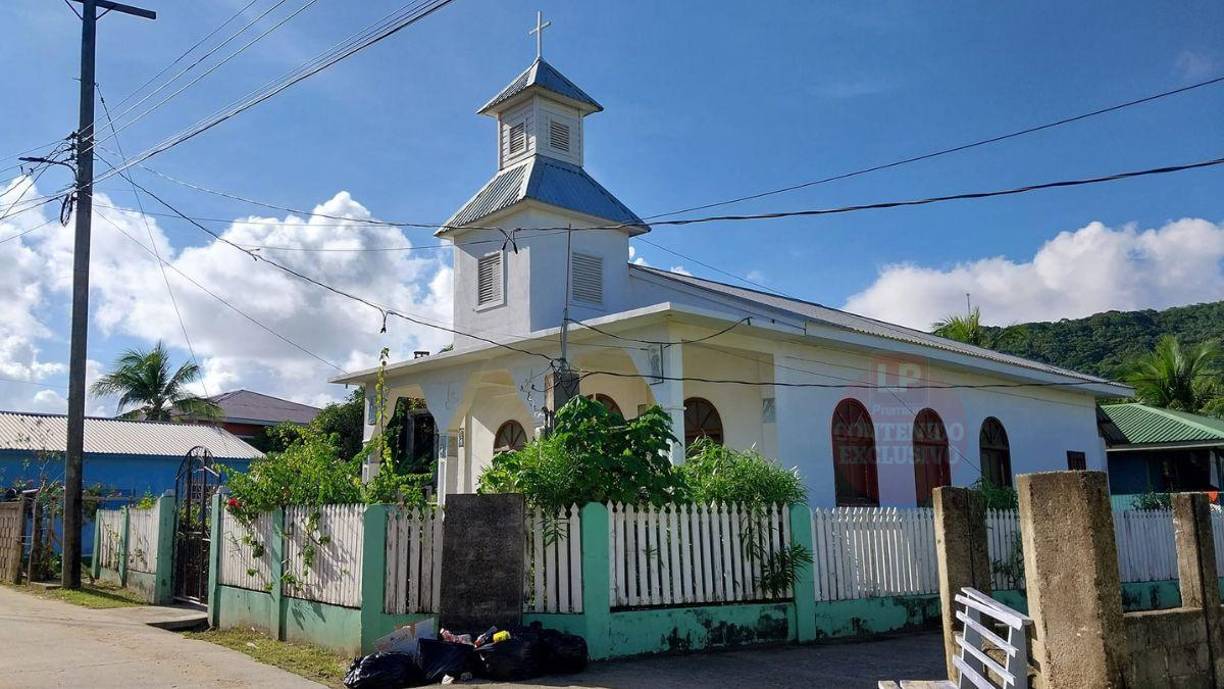 En El Cayo los refugios ya listos son: Las 2 iglesias adventistas. “Estaremos informando sobre la trayectoria del mal tiempo, pero es fundamental que todos se preparen con linternas, kits de emergencia y alimentos no perecederos”, avisó la comuna municipal. Atentos a nueva información.