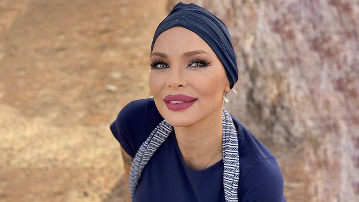 A la canaria le diagnosticaron cáncer de pulmón en 2018, aunque no hizo público su estado de salud hasta marzo de 2020, coincidiendo con el rodaje de la famosa serie, diciendo que le había “salido un nuevo tumor en la parte de atrás de la espalda y una célula que tenía en el estómago se me ha hecho muy grande” y que se encontraba con “mucho dolor y muchos problemas”.