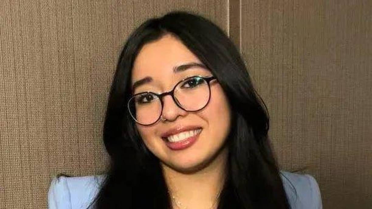 De acuerdo con la información proporcionada por la policía, en la habitación donde fueron hallados los cuerpos no había señales de entrada forzada.