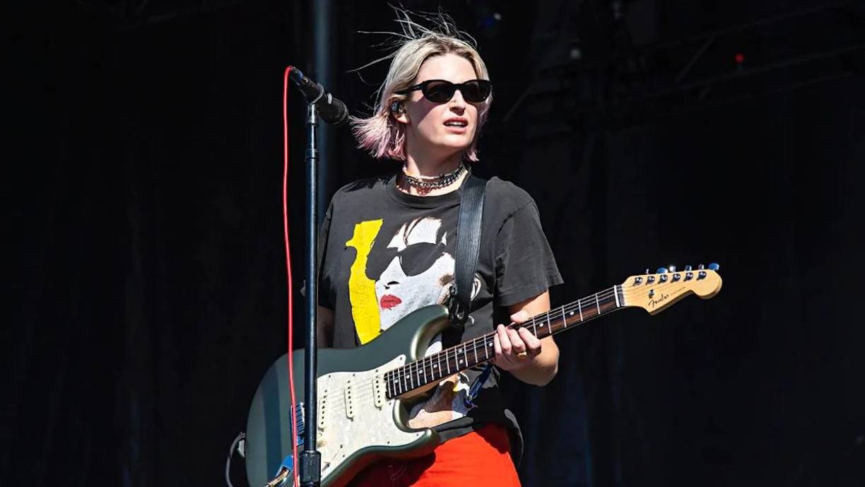 No obstante, las cerca de 19.000 personas que llenaron el hoy el estadio Barclay’s de Brooklyn, uno de los más grandes de la ciudad, claramente llegaron con hambre y ganas de darle una oportunidad a la exlíder de la banda Dead Sara, que reivindicó su lugar a base de gritos guturales.