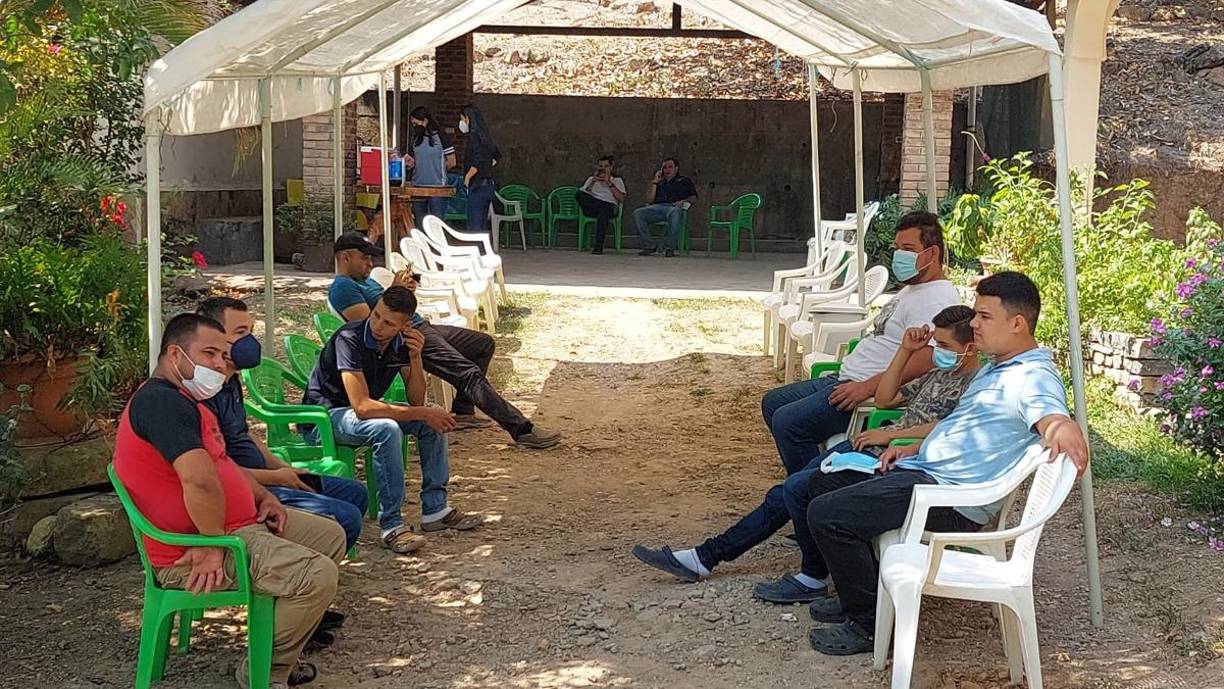 El doctor estaba sacando una especialidad, según relató su padre José Luis Mendoza, sacerdote de la Iglesia Episcopal.