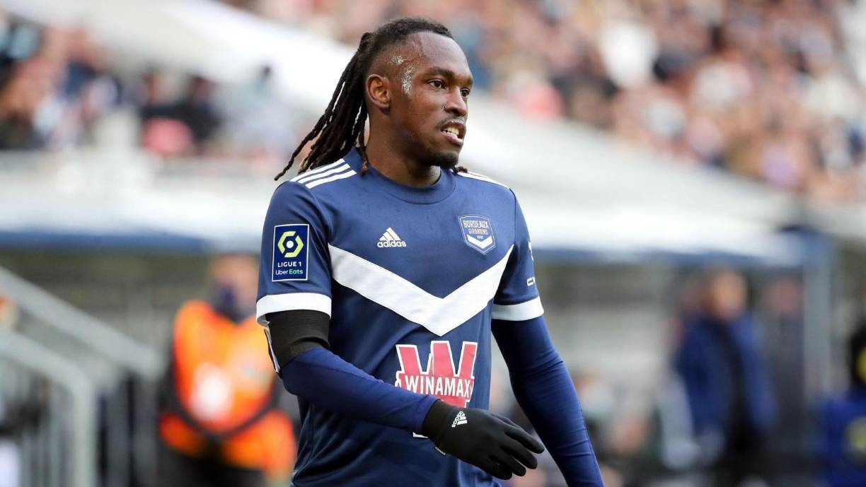 ¡‘La Pantera‘ no se mueve! El diario francés L’Equipe asegura que el delantero hondureño Alberth Elis se quedará en el Girondins de Burdeos, esto debido a que el club ya no ve necesaria su venta con las salidas y la reducción de salarios de algunos elementos. El equipo galo rechazó una oferta del Valladolid por el catracho.