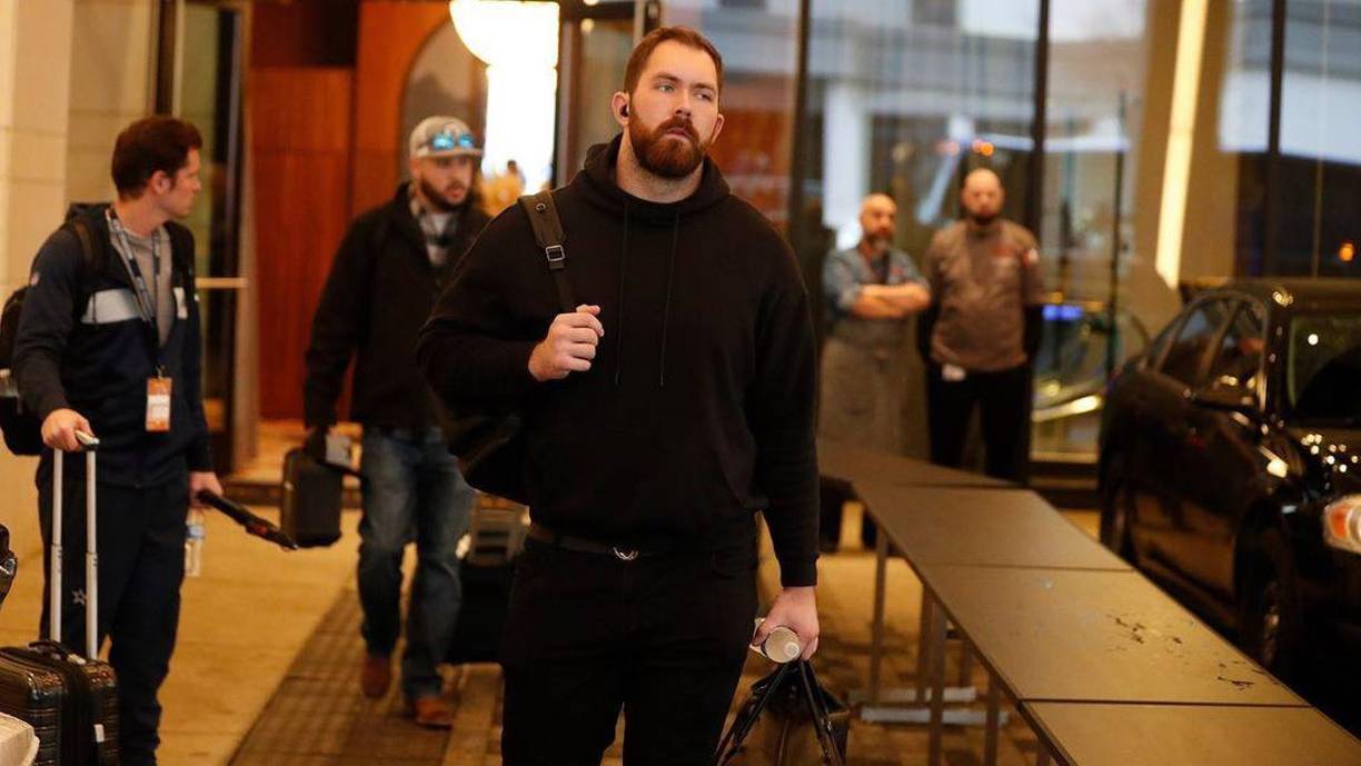 Y es que aunque en la historia de Instagram de Ball no se mencionó directamente a Ángela Aguilar, muchos usuarios comenzaron a cuestionarlo sobre si es una indirecta hacia ella o a su nuevo novio. 