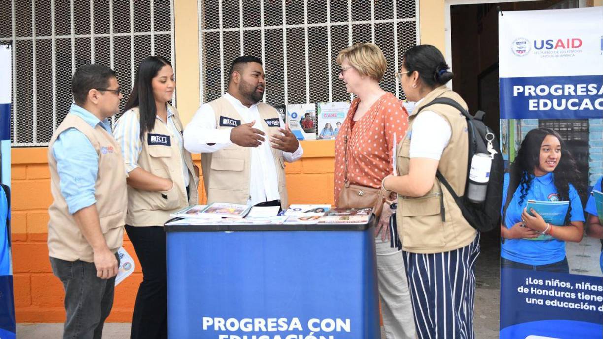 NUEVE: FORTALECER CAPACIDADES. Estados Unidos trabaja para fortalecer las capacidades del gobierno para prevenir y responder ante violaciones de derechos humanos, mejorar las políticas laborales y de derechos humanos, apoyar los esfuerzos de las víctimas y de comunidades vulnerables para asegurar la justicia, y consolidar los esfuerzos de la sociedad civil.