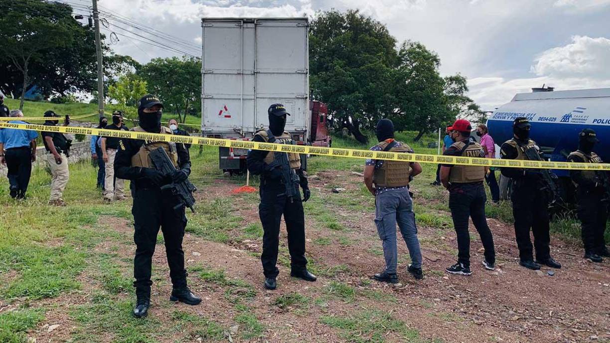 ¡Narcorastra! Decomisan más de 500 kilos de supuesta cocaína; hay tres detenidos