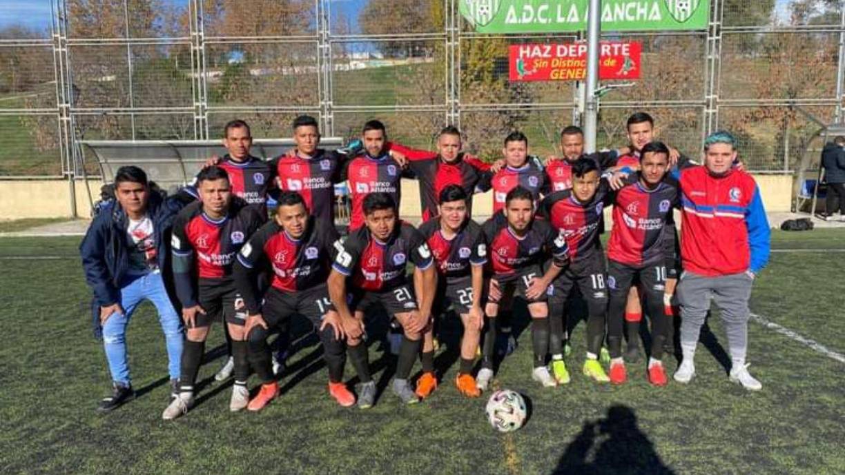 Chechos Barber FC, es un equipo en el que ha jugado el hondureño Nelson Granados. El club luce la camisa del Olimpia en los torneos burocráticos que se disputan en España.