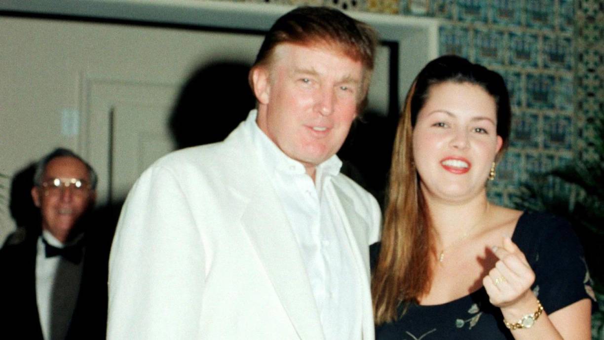 Era el año 1996, cuando Alicia Machado se coronó como ganadora de esa edición en Miss Universo. Después de tener una grata experiencia por triunfar, nunca esperó que tendría “conflictos” con el ex presidente Donald Trump, quien era el dirigente del concurso y dueño de la organización.