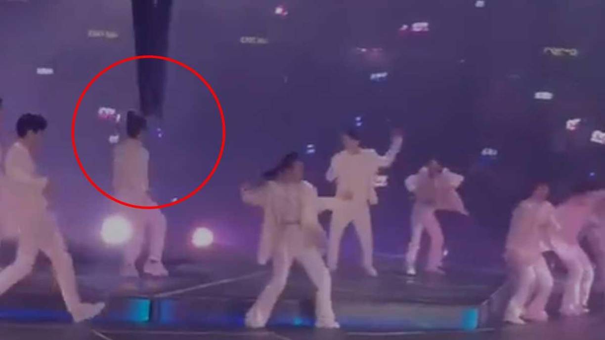 Momentos de verdadero terror se vivieron durante uno de los conciertos de la popular banda Mirror. 