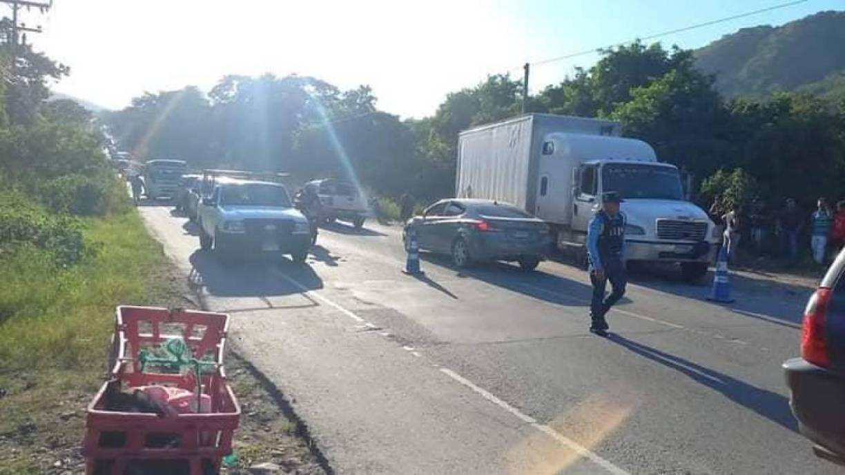 La Policía Nacional indaga sobre cómo ocurrió el mortal percance carretero para deducir responsabilidades. 