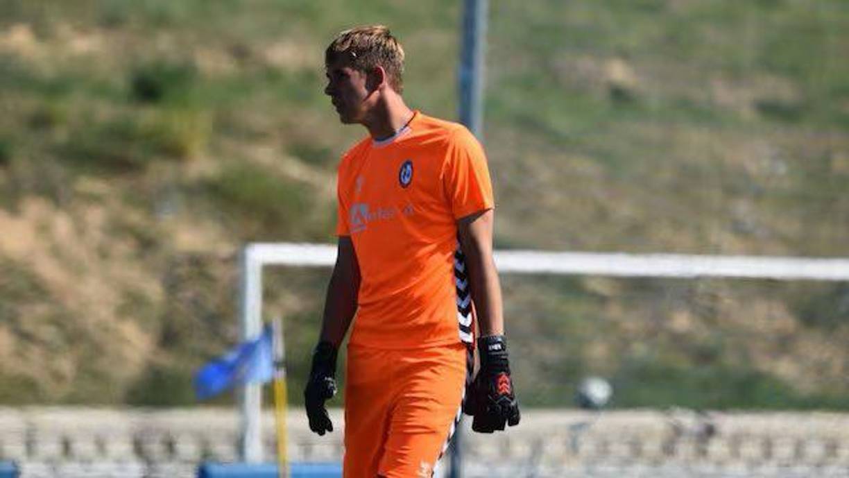 Marca confirma que Real Madrid concretó el fichaje del portero por el que media Europa preguntaba. Se trata de Illia Voloshyn de 18 años y 2.02 metros de altura, que juega para el juvenil División de Honor del Rayo Majadahonda esta temporada. El joven arquero se sumará en las próximas horas al Castilla.