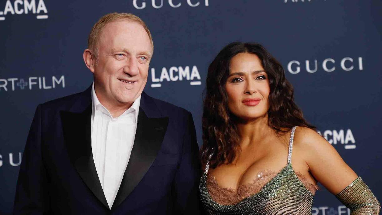 “Me encanta Salma tan Latina pero ella no debio tocar a Nicole, ni voltearla de esa manera, eso fue muy de chusmita ,no de etiqueta y a la altura de Hollywood, se le salio el barrio”. “Tenemos que ver el contexto completo para tener una clara opinión. Pero normalmente los latinos somos muy de tocar, nos gusta hacer sentir bien al otro, somos muy cercanos. Por eso la tocó. Pero quedó mejor Salma que Nicole, que se vio arrogante”, se lee entre los comentarios del video.