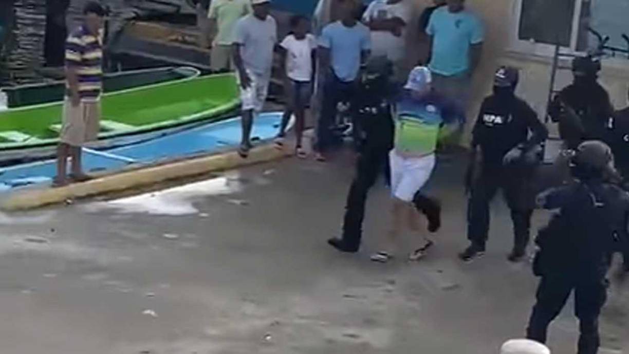  Powery fue capturado en la pequeña isla de Guanaja, en el Caribe del país centroamericano, de donde es originario, en el marco de la Operación Liberación, afirmó el portavoz de la Policía hondureña, Miguel Martínez.