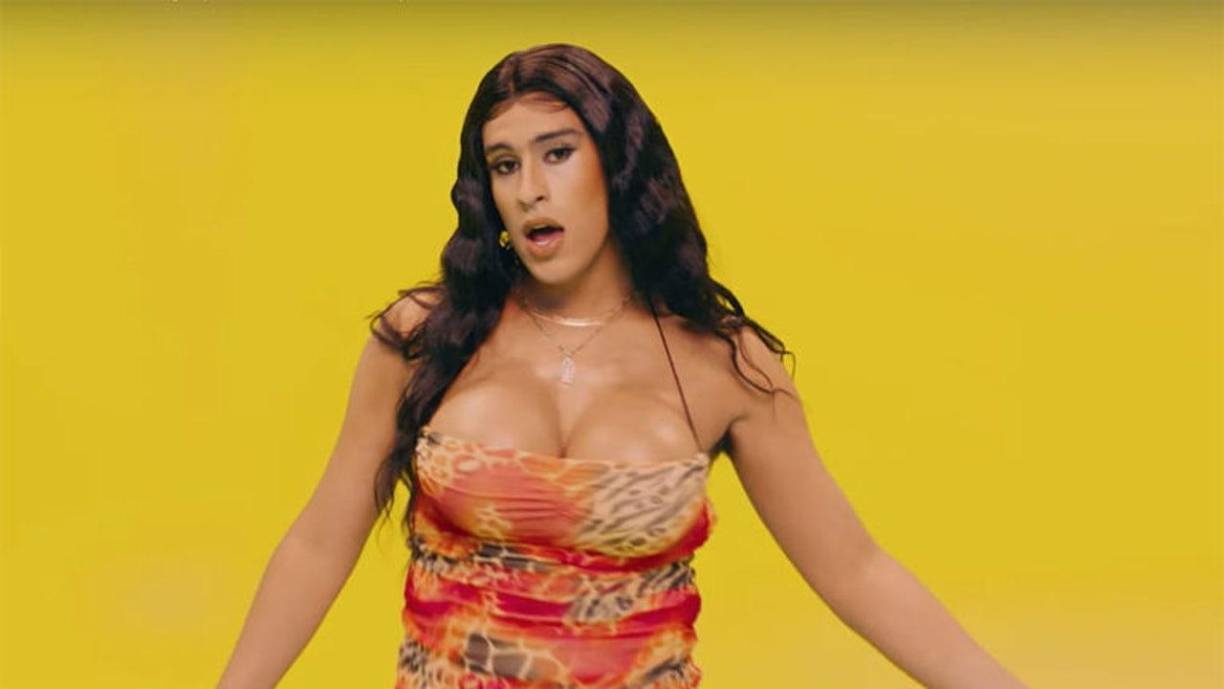 Lo cierto es que también le atraería más empuje a su nombre e imagen, ya que atraería la polémica y esto puede impactar en un aumento de números. 