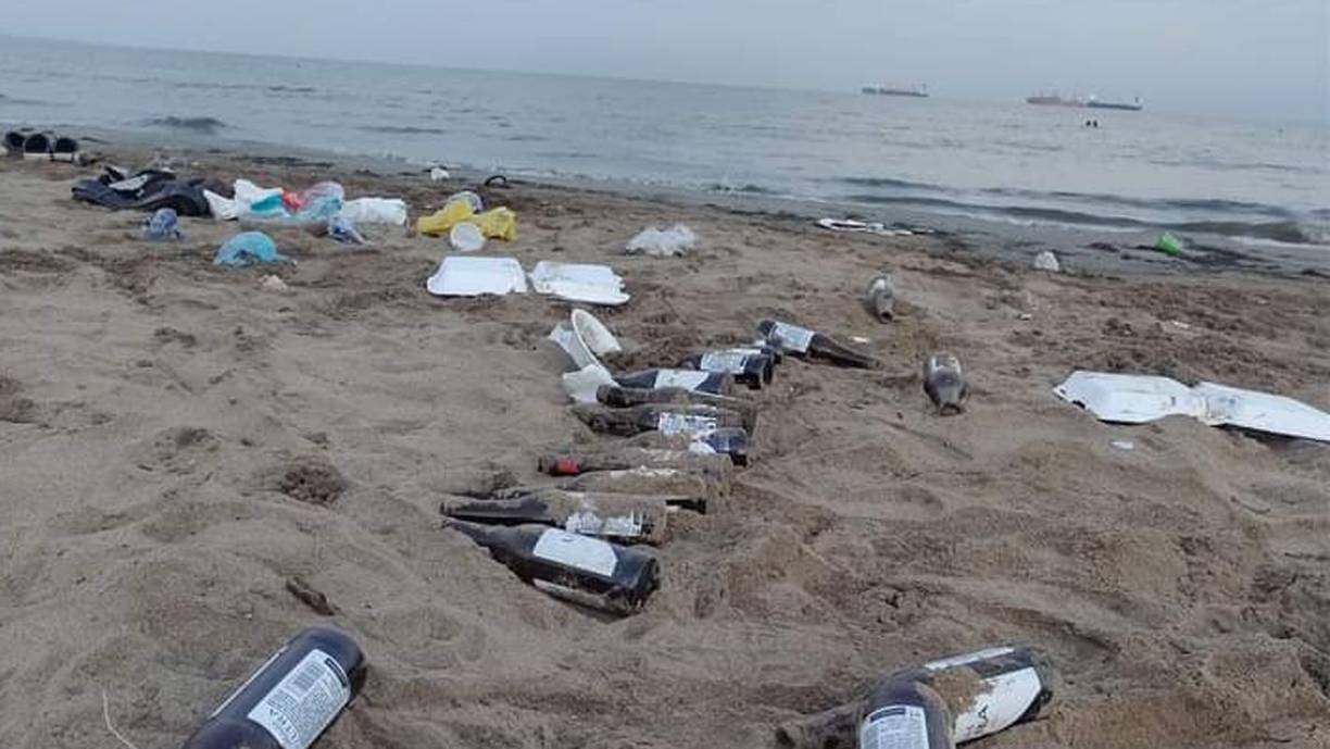 Fotos: Veraneantes dejan llenas de basura las playas de Puerto Cortés