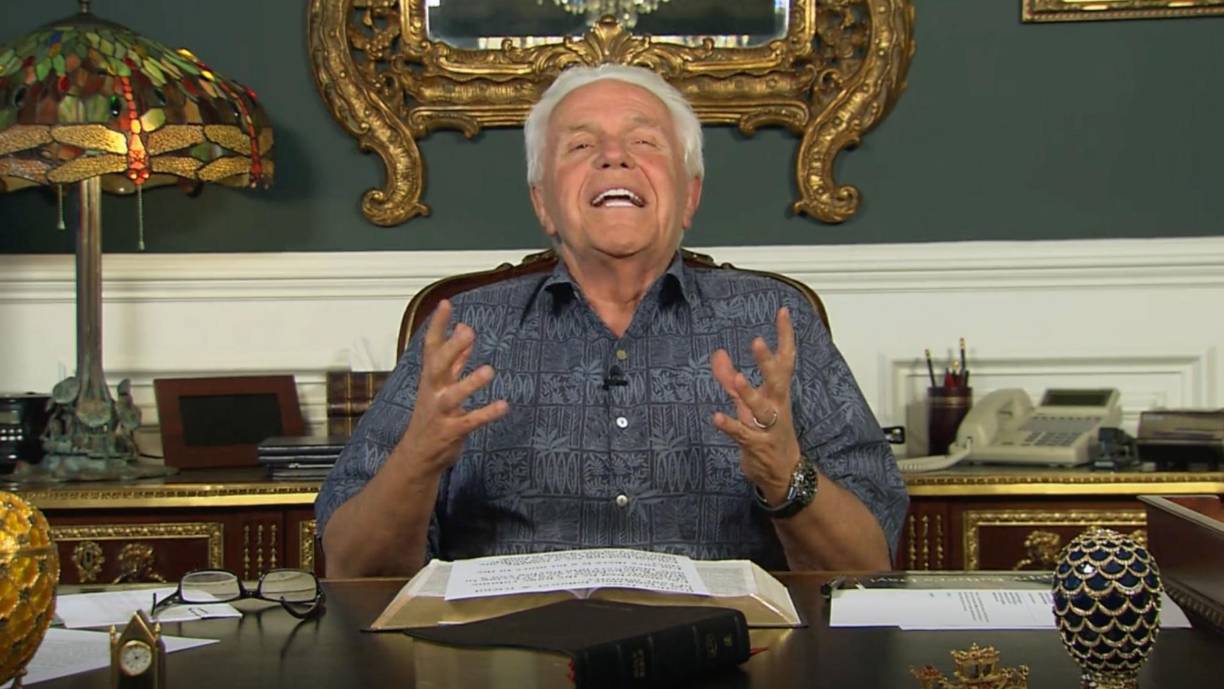 Ahora, la polémica ha resonado, Duplantis pidió recientemente a los que asisten a su ministerio evangélico que donen más dinero para apresurar la venida de Dios. 