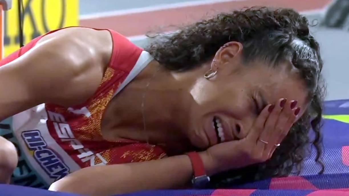 María Vicente estaba llorando sin consuelo antes de recibir asistencia médica. Las imágenes eran desgarradoras y hablaban por sí solas.