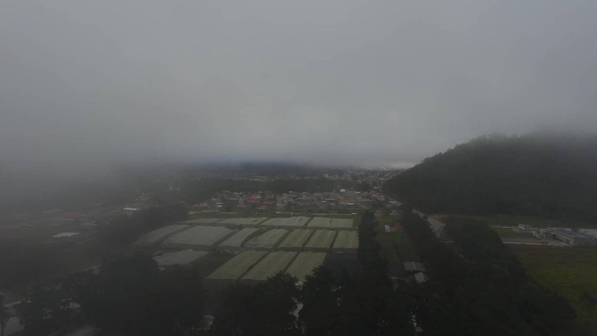 Para el altiplano, en Siguatepeque, Comayagua, las mañanas serán con mucha nubosidad y temperaturas máximas de 20 y mínimas de 15 grados.