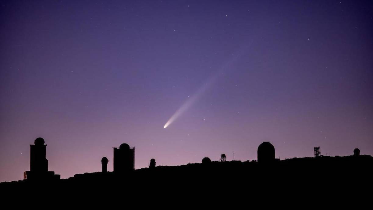 El cometa logró llegar al perihelio, el punto más próximo al Sol en su recorrido orbital alrededor de la estrella principal, el 27 de septiembre, y pudo ser visto por personas en el hemisferio sur durante septiembre y a comienzos de octubre.