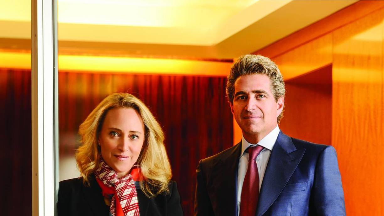 Él y su hermana dirigen Turnberry Associates, una compañía de bienes raíces que ha desarrollado más de $10 mil millones en resorts de lujo, hoteles, tiendas de lujo y otras propiedades.