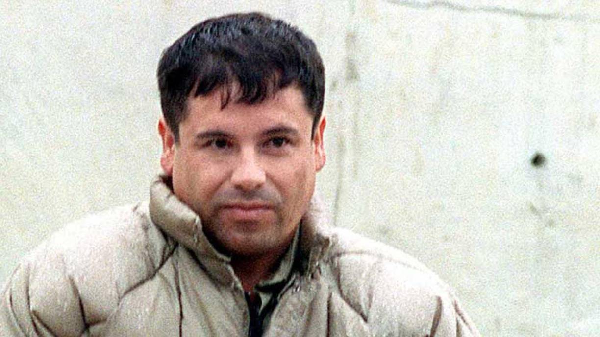 La astucia y la habilidad para evadir a las autoridades le valieron el apodo de "El Chapo" (que significa "El Corto" en español), debido a su estatura baja. Logró escapar de prisiones mexicanas en dos ocasiones, lo que le otorgó una reputación legendaria como fugitivo.